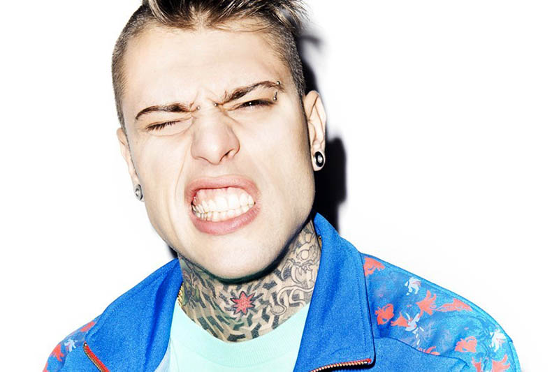 Fedez pubblica “Pop-Hoolista CosoDipinto Edition!”