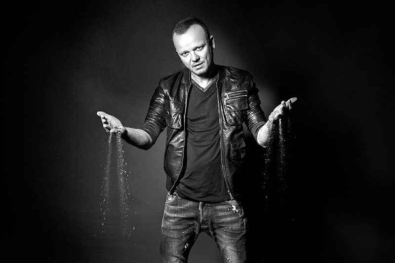 Gigi D’Alessio esce con “Malaterra”