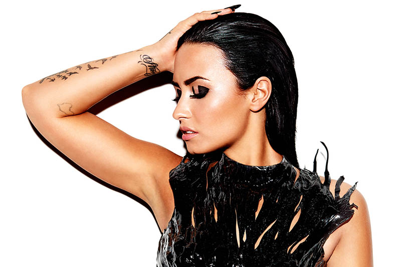 Demi Lovato: online il video di  “Waiting for You” feat Sirah