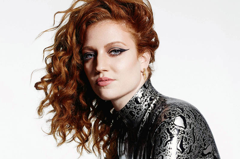 Jess Glynne: online il nuovo video di “Take me home”