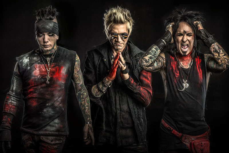 I Sixx:A.M. annunciano il nuovo album “Prayers For The Damned”