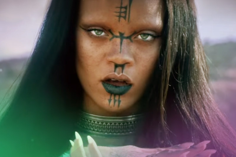 Rihanna: online il video dell’inedito “Sledgehammer”