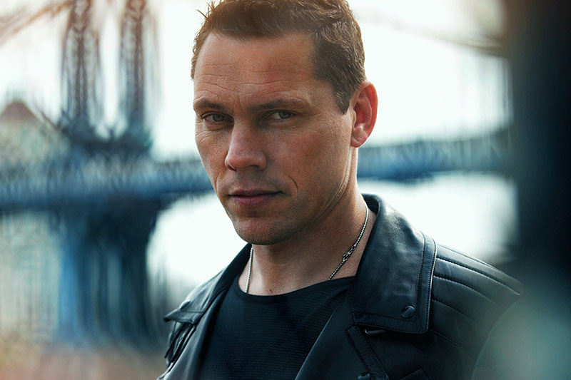 Tiësto: online il video ufficiale di “Summer Nights” ft. John Legend