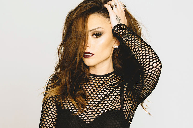 Cher Lloyd online con il video “Activated”