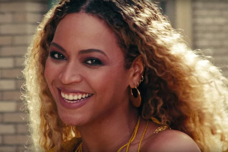 Beyoncé: online il video di “Hold Up”