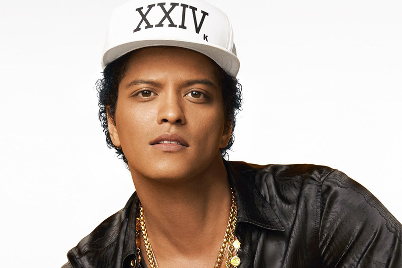 Bruno Mars ritorna con il video del nuovo singolo “24K Magic”