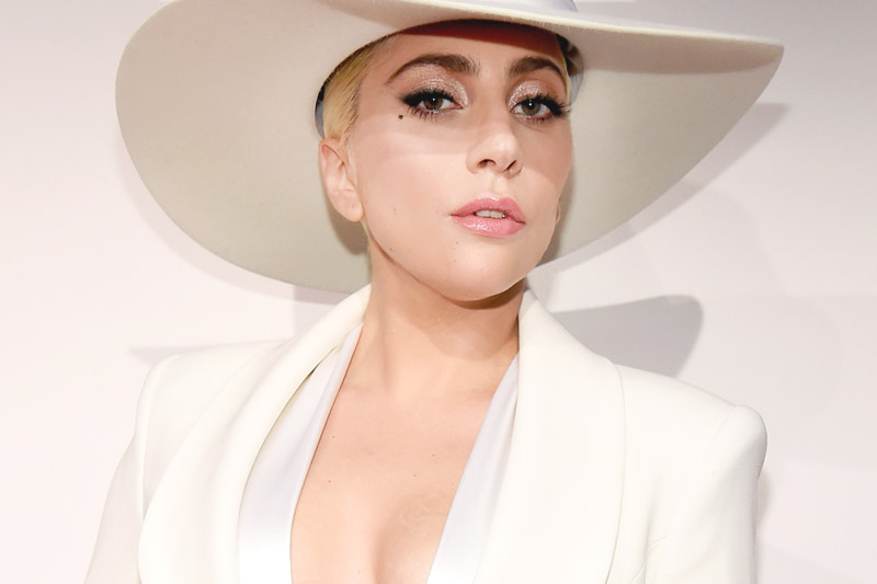 Lady Gaga: online il video ufficiale del nuovo singolo “Million Reasons”