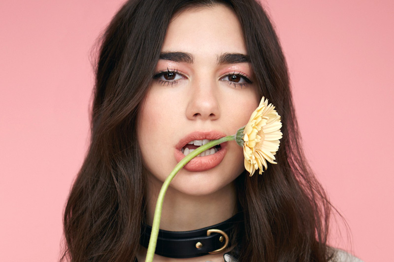 Dua Lipa: online il video ufficiale di “Thinking ‘Bout You”