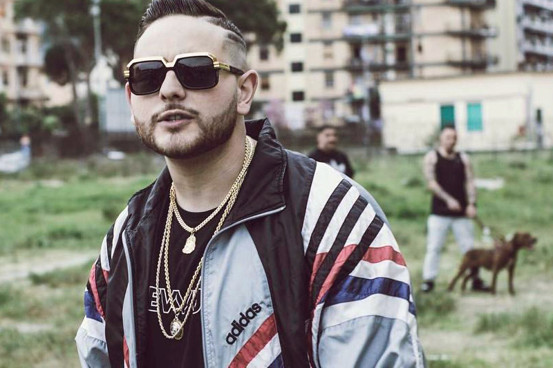 Rocco Hunt ritorna con il video “Kevvuò”