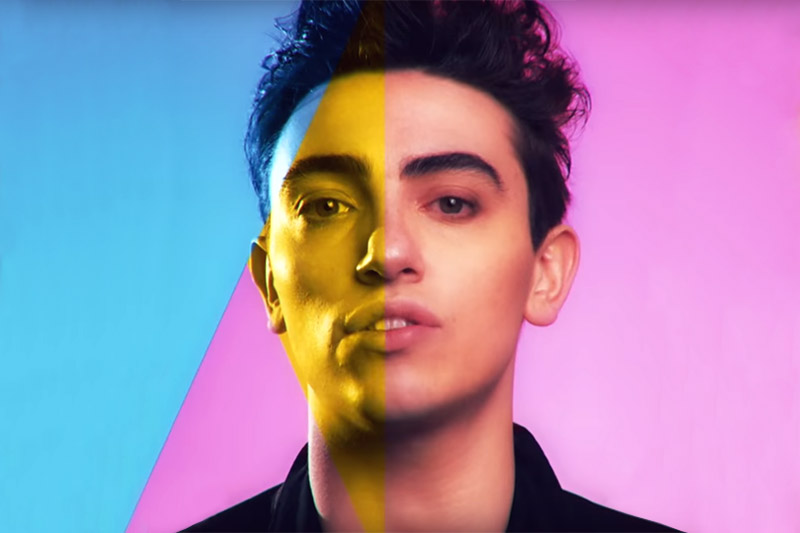 Michele Bravi: online il nuovo video “Solo per Un Pò”