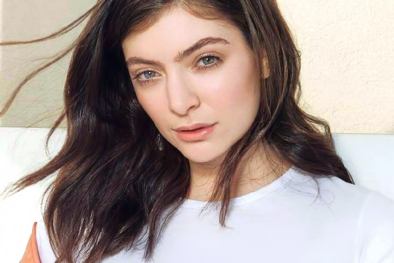 Lorde: online il video di “Perfect Places”