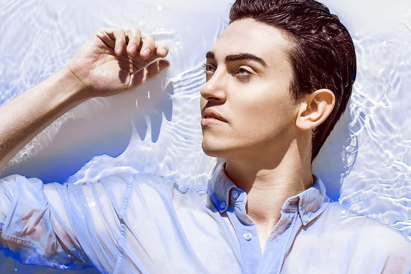 Michele Bravi online con il video “Diamanti”