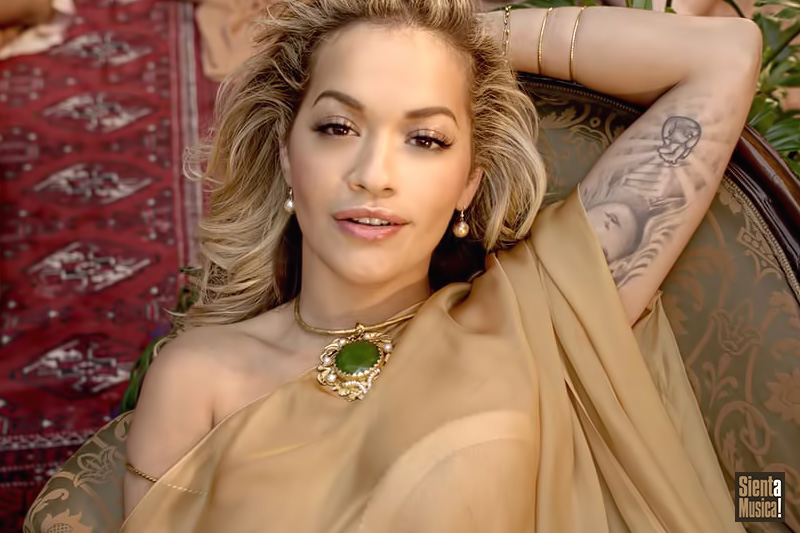 Rita Ora in “Girls” con Cardi B, Bebe Rexha e Charli XCX