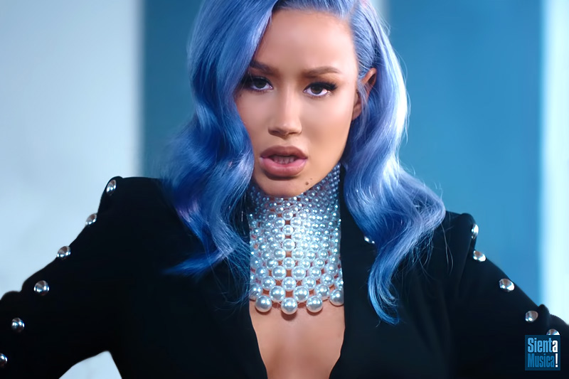 Iggy Azalea: online il nuovo video “Sally Walker”