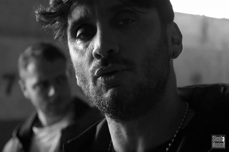 Fabrizio Moro: fuori il video di “Figli Di Nessuno (Amianto)” ft. Anastasio