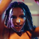“Bouncin” è il nuovo video di Tinashe